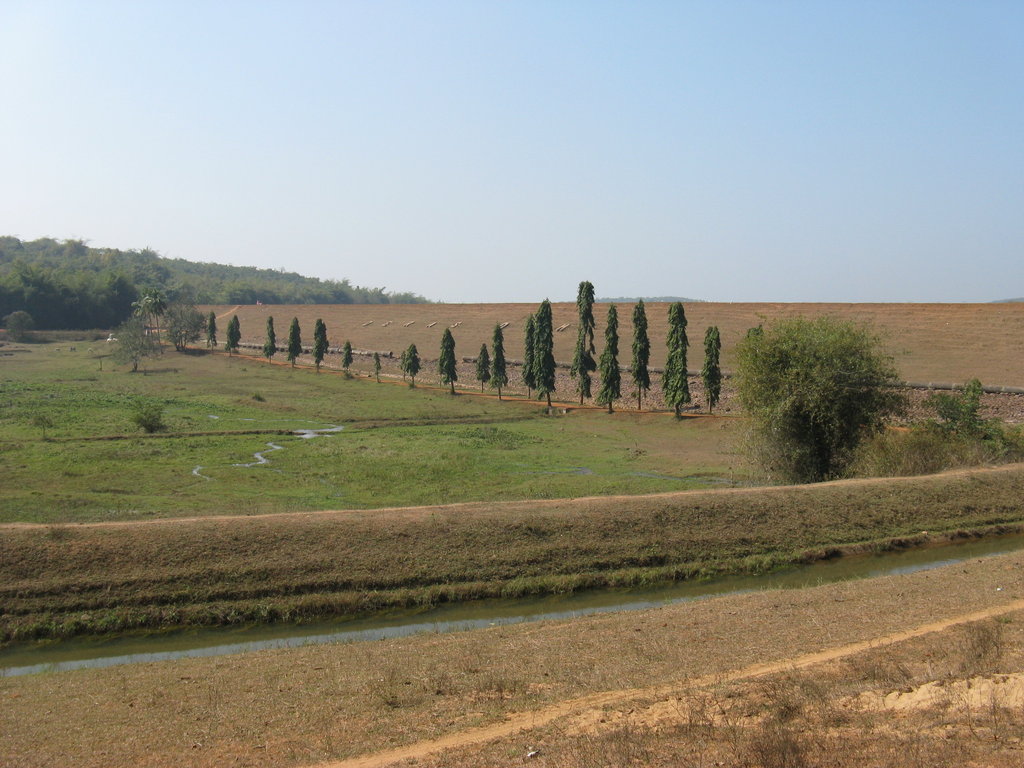 deras dam