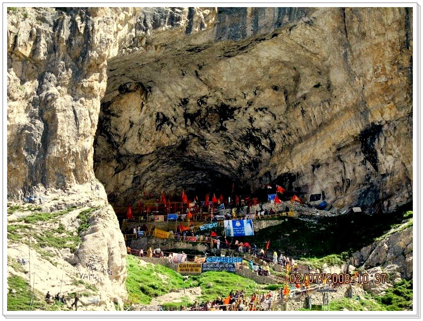 amarnath_cave_with_maximum_zoom - India Travel Forum | IndiaMike.com