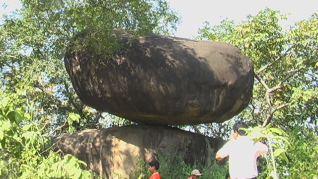 Balance Rock at Jabalpur - India Travel Forum | IndiaMike.com