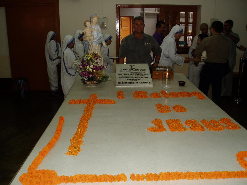 mother teresa tomb