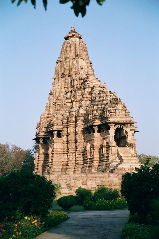 A long shot of Kanderio Mahadeo Temple,Khajuraho. - India Travel Forum ...