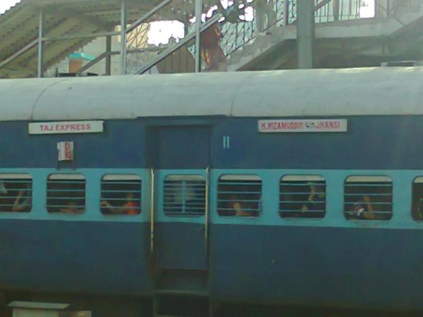 India Travel | Forum: Indian railways - Taj express second sitting