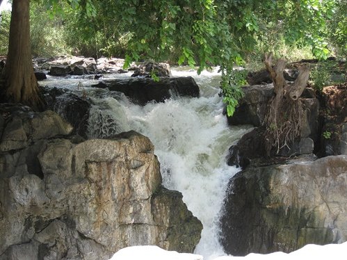 Hogenakkal Waterfalls in Pennagaram | Expedia.co.in